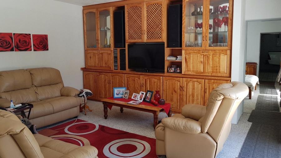 4 Bedroom Property for Sale in La Provance Free State
